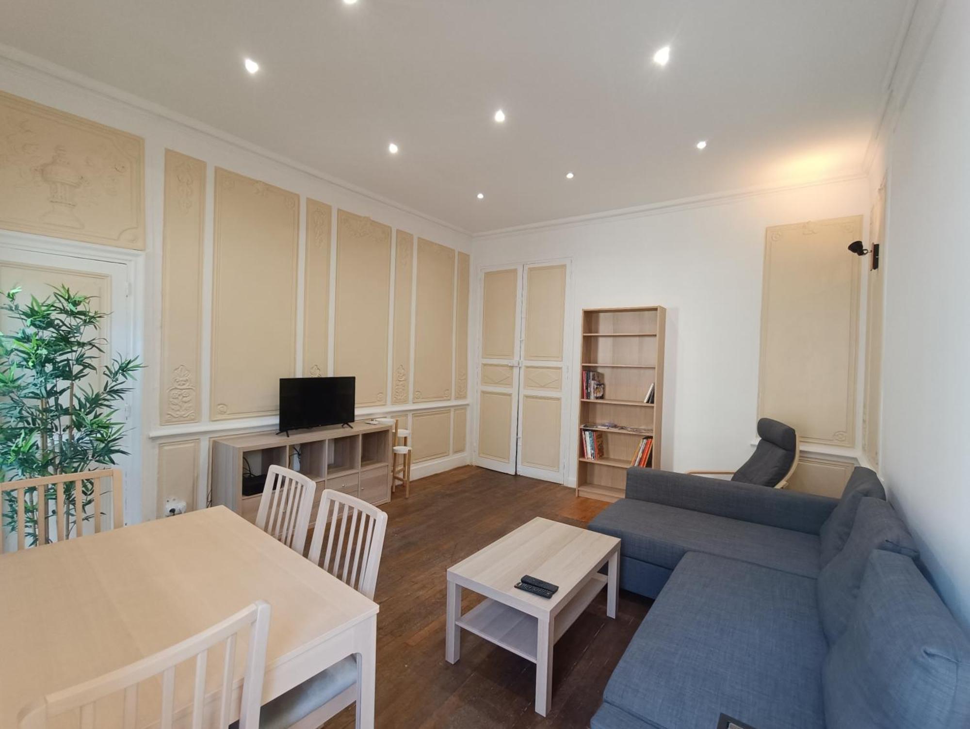 Appartements Et Studio Renoves En 2022, Intra Muros Авиньон Экстерьер фото
